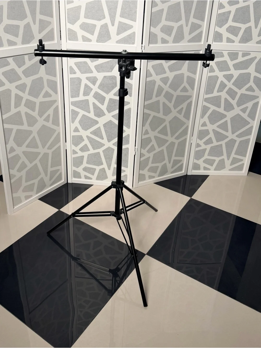 YUOCU 70” x 24” Curved Photography Reflector with Stand